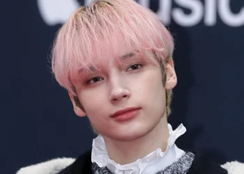 Menyusul rekan-rekannya, Hueningkai dari TXT akhirnya resmi memiliki akun Instagram pribadi.