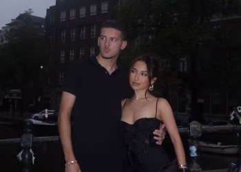 Pamer Cincin, Jennifer Coppen Akhirnya Dilamar Justin Hubner